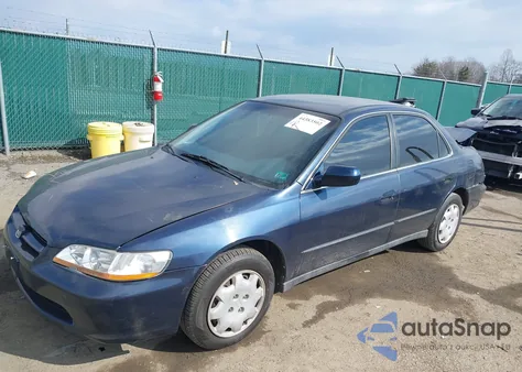 2000 Honda Accord 2.3 Lx z USA, uszkodzony, nr VIN 1HGCG5642YA013405